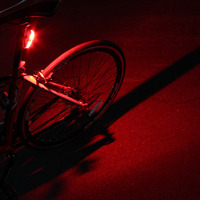 広く、強く光る自転車用「ワイドレンジリアライト」発売 画像