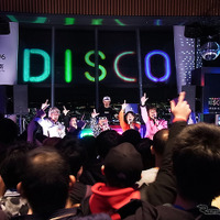 東京スカイツリー展望台に80年代DISCOシーン…マイケル富岡や田中美奈子も「Come on!」 画像