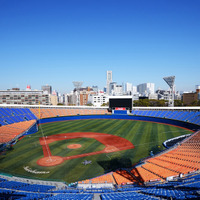 横浜スタジアム、6,956席の座席カラーを横浜ブルーに変更