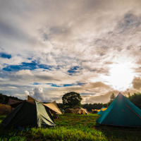 広大な牧草地を利用したキャンプ場「一番星ヴィレッジ」の予約受付がスタート。今年からロングステイキャンプも 画像