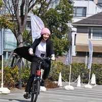 のん、電動自転車で『この世界の片隅に』の舞台巡りをしたい