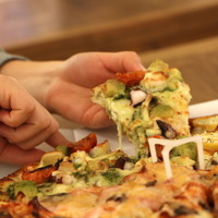 ドミノ・ピザ新商品「クワトロ・アボタコハニー」を食べてみた 画像