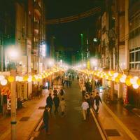 宮崎最大の歓楽街「ニシタチ」を妖しいダンスでPR！宮崎出身の男女がダンスを披露