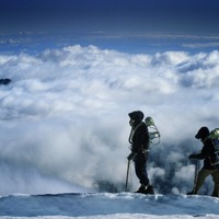 エベレスト初登頂を描いた山岳ドラマ『ビヨンド・ザ・エッジ 歴史を変えたエベレスト初登頂』