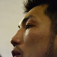 「ボクシングしよう」「やだ」練習後の村田諒太を待つ、グローブを持った息子 画像