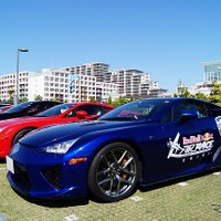 レクサスはレッドブル・エアレース千葉大会で全選手に車両を提供している。