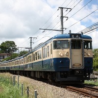 しなの鉄道115系の旧塗装化第3弾は「横須賀色」に。写真はJRが中央本線などで運用していた横須賀色の115系（2014年7月）。