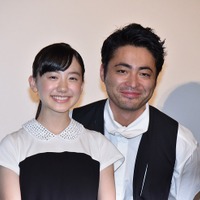 芦田愛菜、舞台挨拶のMCサポート初挑戦は「カミカミ」 画像