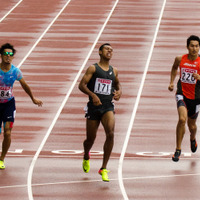 第101回日本陸上競技選手権大会、男子200m決勝。左から2位藤光謙司、1位サニブラウン・ハキーム、3位飯塚翔太（2017年6月25日）