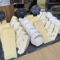 ツール・ド・フランスはおいしいチーズとワインをめぐる旅でもある