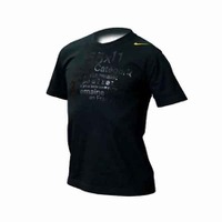 トレックジャパンから、「ナイキ ツール・ド・フランス クルーTシャツ」が限定発売される。ブラックをベースに、ツール・ド・フランスとナイキのロゴが入ったデザイン。