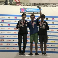 世界ユース選手権男子ボルダリング（ユースA）で土肥圭太（左）が2位、田嶋瑞貴（右）が3位（2017年9月1日）