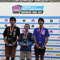 スポーツクライミング世界ユース選手権男子リード（ユースB）で西田秀聖（右）が3位表彰台を獲得（2017年9月7日）