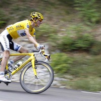 ツール・ド・フランスでシュレックが2色ジャージを着用 | CYCLE