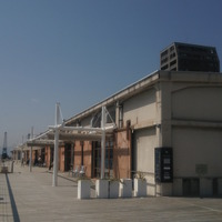 港湾倉庫を改装してサイクリスト向けホテルやジャイアントショップを出店したOnomichi U2