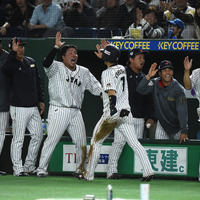 打線が繋がった侍ジャパンは、韓国相手に完勝で大会優勝を決めた【写真：Getty Images】