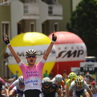 世界チャンピオンのマリアンヌ・フォスがジロローザ第7ステージで優勝