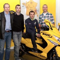 　ジロ・デ・イタリア総合優勝のイバン・バッソがフランスの自転車部品メーカー、マビック本社を訪れ、120人の同社スタッフにまじってアスリートセレブレーションミーティングに出席した。