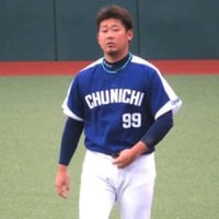 先発回避の松坂大輔、自力で歩くのがやっと…付き添った球団代表「喋れる状況じゃない」 画像