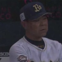 4番手岩本が適時打を浴び渋い表情を浮かべるオリックス・福良監督【画像：(C)PLM】