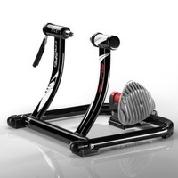 　シンプルで扱いやすいホームトレーナーの新型「スーパークロノパワーフルード」がエリート社から発売された。「パワーフルード」の名のとおり、従来型と比較して負荷レベルが100%アップ。さらにフレームの安定性が増し、オプションのサスペンションも使用できるように