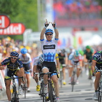 　ツール・ド・フランスは7月4日、オロンヌ・シュルメール～ルドン間の198kmで第3ステージが行われ、大集団によるゴール勝負をガーミン・サーベロのタイラー・ファーラー（27＝米国）が制して初優勝した。