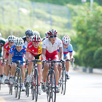 　第26回ユニバーシアード競技大会が8月13日に中国の深センで開幕し、初日の自転車競技・女子ロードレースで上野（うわの）みなみ（20＝鹿屋体育大）がトップと同タイムの9位に、明珍裕子（23＝朝日大）が同じく13位になった。