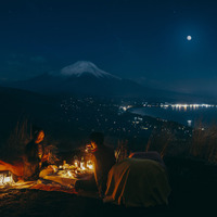 標高1200mの山頂を目指す夜のトレッキング「富士ムーンライトトレッキング」開催 画像