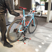 自転車のディスプレイとメンテナンスに使用できる高機能スタンド「iWA1」発売