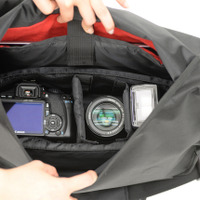 防水性のある素材を採用したケンコーのカメラバッグが9月9日に発売へ