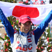 【スポーツ回顧録】佐藤琢磨インディ・シリーズ初優勝　　狙え、インディ500のポディウム