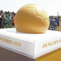 シボレー、100万個のサッカーボールを世界60か国に寄贈 画像