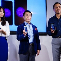 ドコモのiPhone 6は新料金プランでの使用が必須となるが、加藤社長は「複雑に思えるが、店頭でのコンサルタントを強化したい。長く使うとお得になる」と強調する。