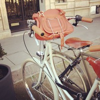 秋のサイクリングをもっと楽しく　おしゃれにバッグを固定するアタッチメント 画像
