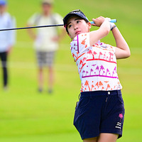 【女子ゴルフ】永井花奈が単独首位に浮上、1打差2位に桑木志帆　資生堂レディスオープン2日目