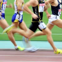 【大阪マラソン2024】「やばい泣ける」「感動」　国学院大・平林清澄の優勝後“恩師との熱いハグ”にネットも反応