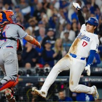 【MLB】大谷翔平のユニホームがもはや泥だらけ……打つ走る滑り込む　ド軍戦士の気迫プレーに大熱狂「甲子園球児みたいだ」