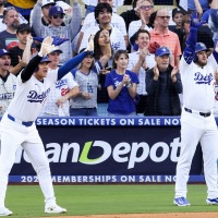 【MLB】大谷翔平、中前打→エドマンの2点適時打で逆転成功　PS10打点目のド軍内野手を米記者が高評価「非常に貴重」