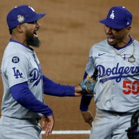 【MLB】ド軍テオスカー、失点危機で見せた「パーフェクトスロー」　米メディアは再契約熱望「当分の間、ロサンゼルスに必要だ」