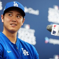 【MLB】大谷翔平は消防署訪問、同僚グラスノーらはハンバーガー店で接客も　「山火事被害者へ手厚い支援」と地元メディア