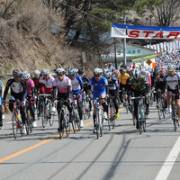 　長野県佐久穂町で4月14日にツール・ド・八ヶ岳が行われ、現地までの移動手段として国際興業のサイクリングバスがツアー化することになった。サイクリングバスは観光バスのトランク内に自転車キャリアを備え、ロードバイクなどを固定して移動させる特別仕様のもの。