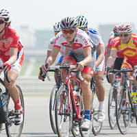 　第33回アジア自転車競技選手権、第20回アジア・ジュニア自転車競技選手権がインドのニューデリーで最終日となる3月17日の競技が行われ、男子エリートロードレースで盛一大（愛三工業）が10位になった。かつてアジアの盟主だったはずの日本勢は、他のアジア諸国の急成