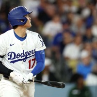 【MLB】大谷翔平、劣勢から逆方向へ技アリ“173キロ”今季17号アーチ　ベッツも連発で米記者歓喜「徐々に追い上げてきたぞ」