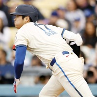 【MLB】大谷翔平、初回に165キロ“高速右安打”で好機演出　スミスの適時打で生還、月間最多本塁打更新の23号も期待
