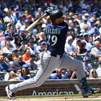 【MLB】マリナーズ主砲ローリー、今季6度目の1試合2発“28号29号アーチ”でジャッジに3本差　米記者驚愕の「捕手史上最多本塁打」