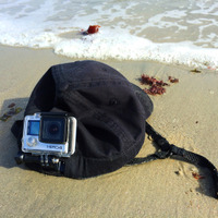 帽子に装着できるGoProマウントがあればアクティブ動画も撮影できる 画像