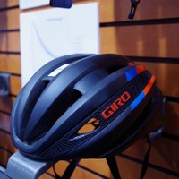 【サイクルモード14】TTヘルメットに匹敵する空力性能と、ロードヘルメットの軽さと快適性を併せ持つジロ「シンセ」 画像