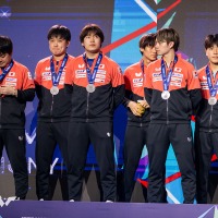 卓球日本男子、歴代最強布陣で得た収穫の銀　張本智和＆松島輝空の“Wエース”は苦難も、ロス五輪に向けて好循環【世界卓球2026】