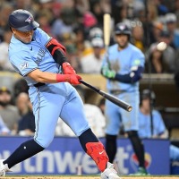 【MLB】「22本塁打＆62打点」決勝3ランの岡本和真、高弾道44度“滞空時間6.8秒”のムーンショット　新人史上9人目の快挙も達成