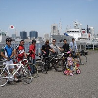 「参加メンバーが50人達成したらオフ会実施！」を目標に東京湾岸エリアをポタリング（自転車散歩）するサイクリストのコミュニティ、サイクルスタイルカフェ内の「東京ポタ同盟（湾岸系）」が２６日にオフ会を開催した。自転車コミュニティのオフ会と称するツーリングイ